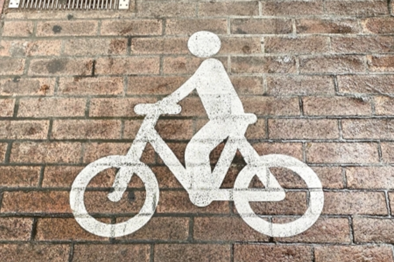 自転車マーク：送迎の心配いらず